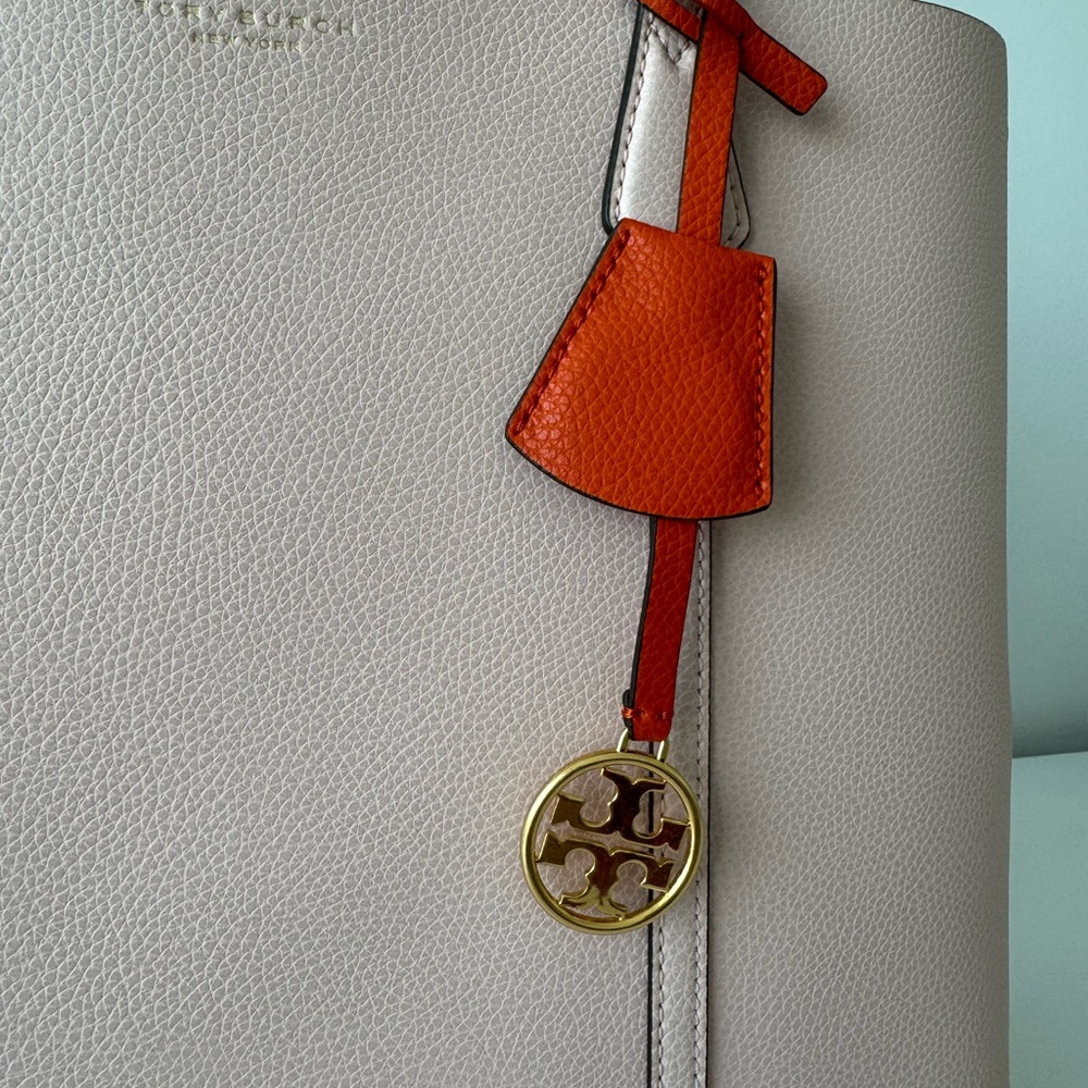 Tory Burch Perry Tote in pink sand (limited colour) - Picture 4 of 10